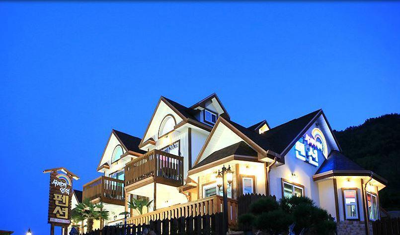 Rainbow Hill Pension Namhae Exterior foto